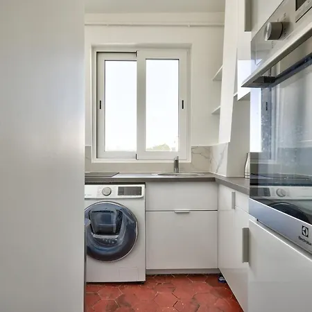 Beautiful Modern One Bedroom Flat